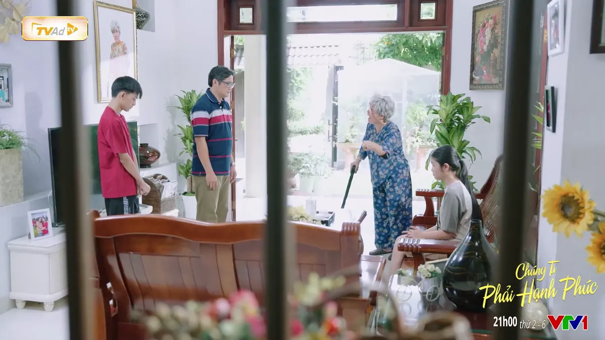 Ch&uacute;ng ta phải hạnh ph&uacute;c - Tập 13: Con trai Nhật - Nguyệt nợ t&iacute;n dụng đen - Ảnh 2.