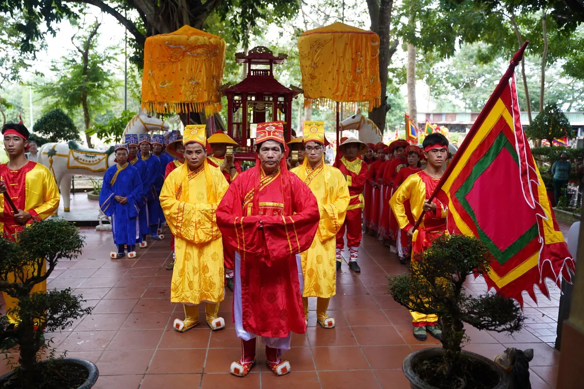 H&agrave;ng ng&agrave;n người tham dự Lễ rước B&agrave;i vị Ho&agrave;ng tử Hội An tại C&ocirc;n Đảo - Ảnh 3.