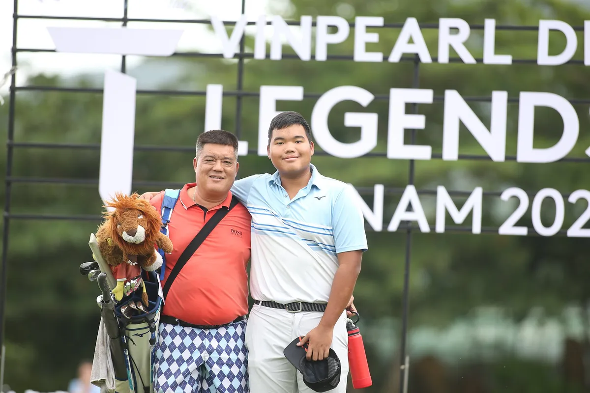 Tài năng 16 tuổi háo hức đọ sức với các huyền thoại golf thế giới - Ảnh 2. Tài năng 16 tuổi háo hức đọ sức với các huyền thoại golf thế giới - Ảnh 2.