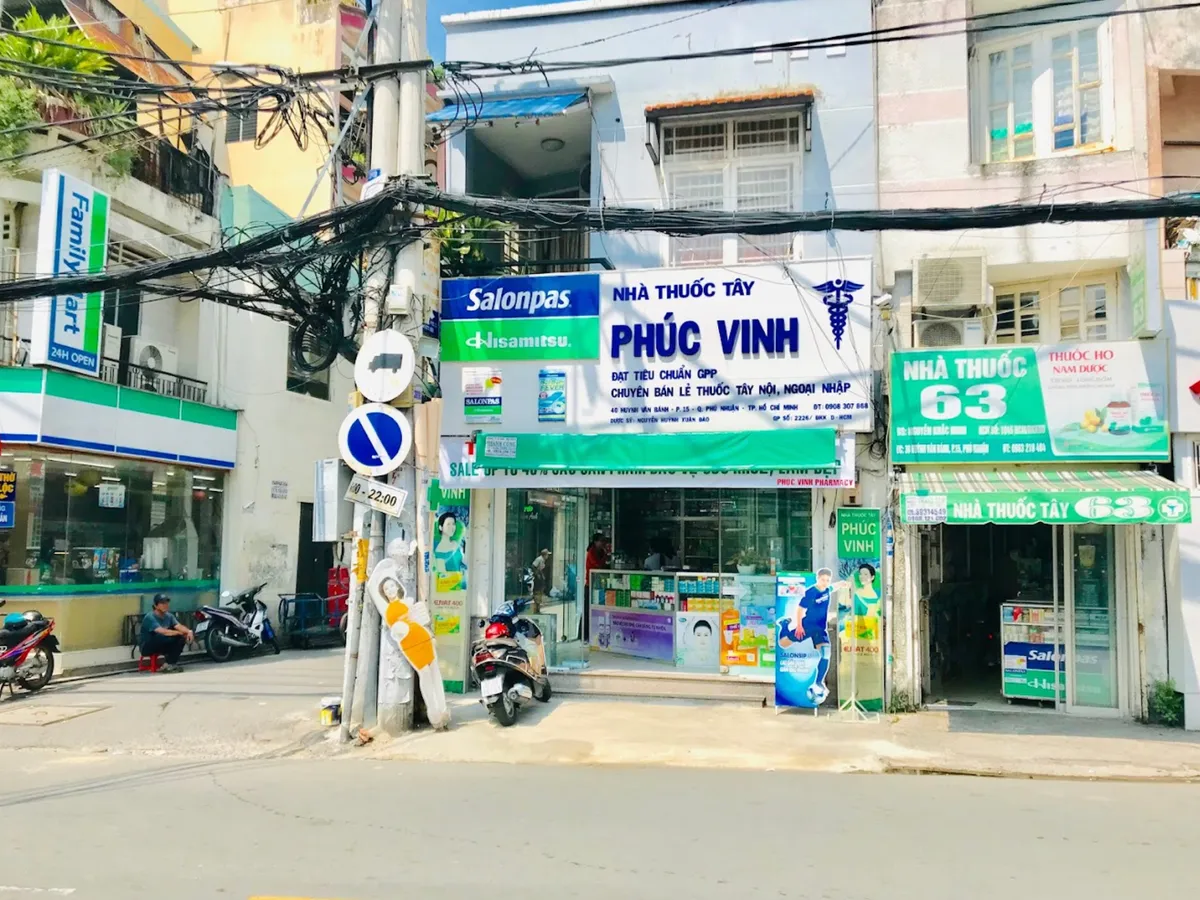 TP Hồ Chí Minh tước giấy phép kinh doanh các cửa hàng bán thuốc không rõ nguồn gốc - Ảnh 1.