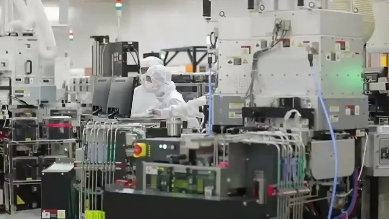 Trung Quốc đầu tư mạnh cho điện to&aacute;n đ&aacute;m m&acirc;y - Ảnh 1.