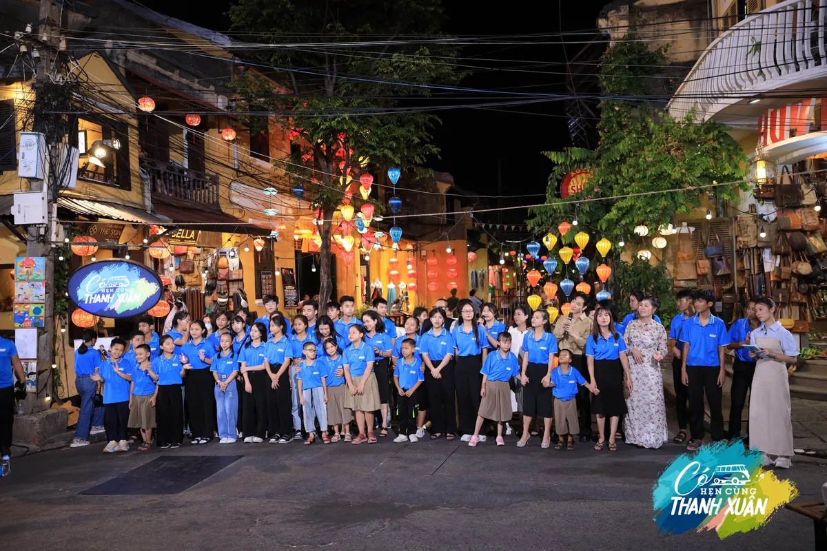 Có hẹn cùng thanh xuân - Niềm hy vọng: Hành trình “gieo” hy vọng của những hướng dẫn viên du lịch tuổi trung niên - Ảnh 12.