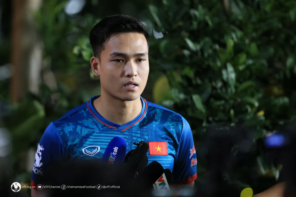 Hậu vệ Bùi Hoàng Việt Anh: Mục tiêu của ĐT Việt Nam là giành 3 điểm trên sân Philippines - Ảnh 1. Hậu vệ Bùi Hoàng Việt Anh: Mục tiêu của ĐT Việt Nam là giành 3 điểm trên sân Philippines - Ảnh 1.