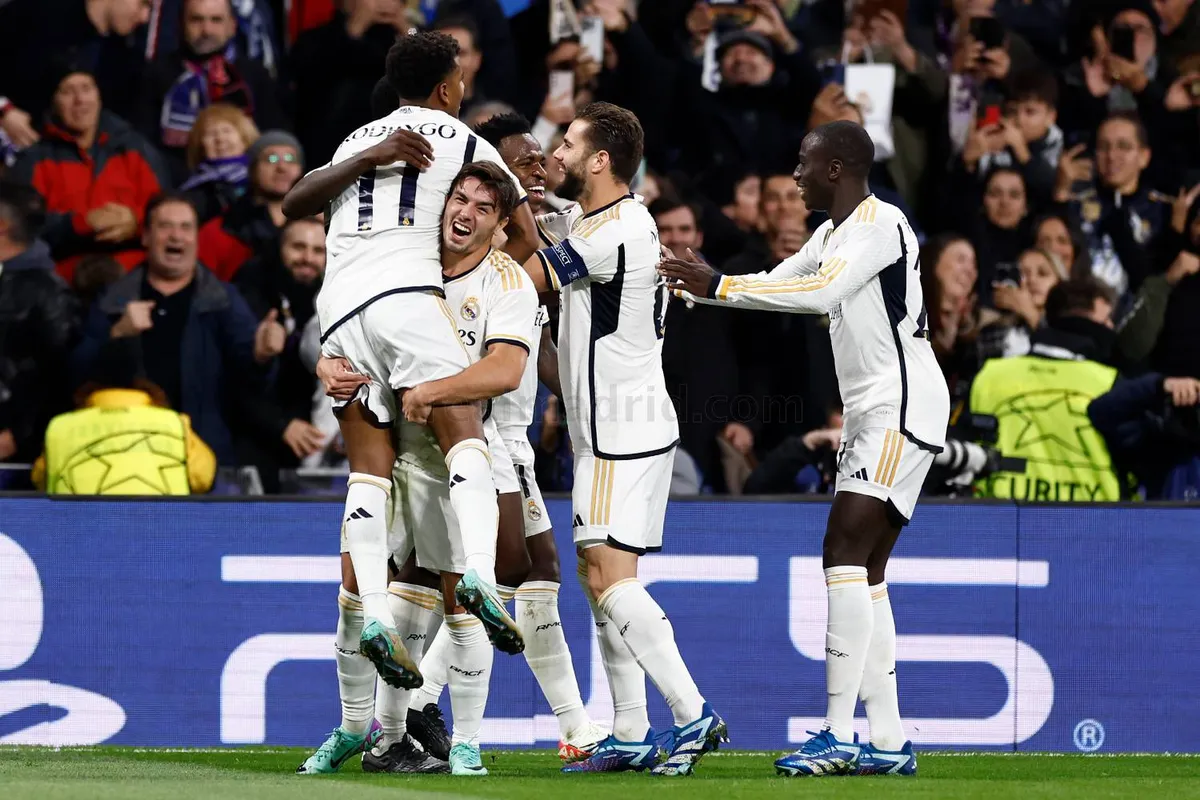 Kết quả UEFA Champions League 9/11: Arsenal giữ chắc ngôi đầu, MU thua... kịch tính - Ảnh 5. Kết quả UEFA Champions League 9/11: Arsenal giữ chắc ngôi đầu, MU thua... kịch tính - Ảnh 5.