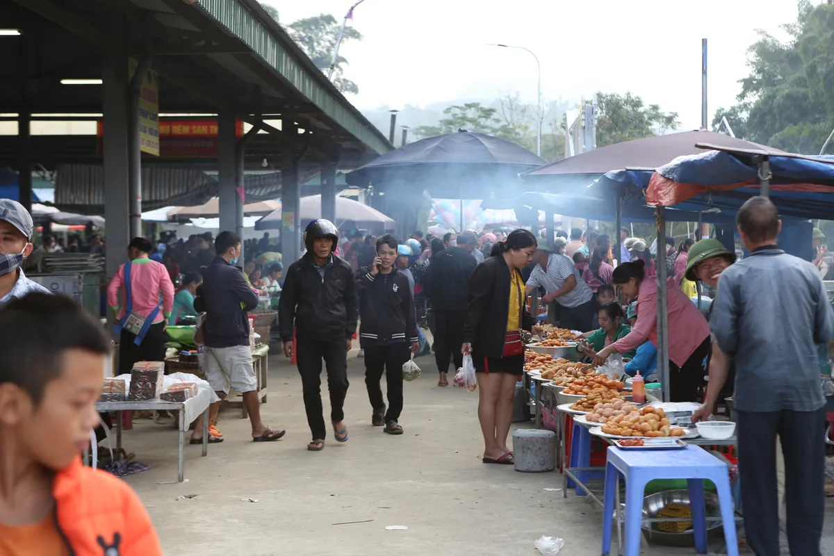 Muôn sắc màu tại chợ phiên San Thàng Lai Châu - Ảnh 4.