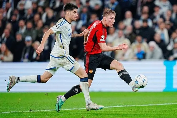 Kết quả UEFA Champions League 9/11: Arsenal giữ chắc ngôi đầu, MU thua... kịch tính - Ảnh 1. Kết quả UEFA Champions League 9/11: Arsenal giữ chắc ngôi đầu, MU thua... kịch tính - Ảnh 1.