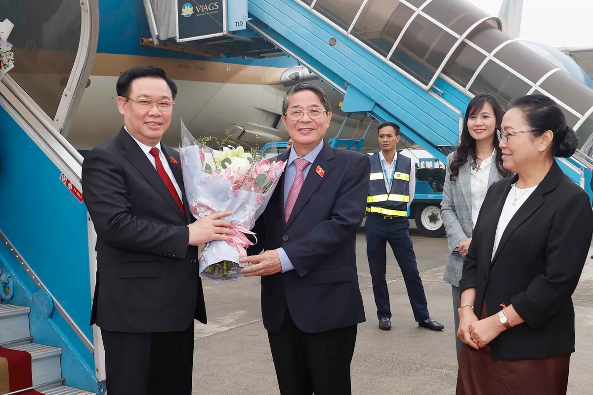 Chủ tịch Quốc hội Vương Đ&igrave;nh Huệ kết th&uacute;c tốt đẹp chuyến c&ocirc;ng t&aacute;c tới L&agrave;o v&agrave; Th&aacute;i Lan - Ảnh 1.