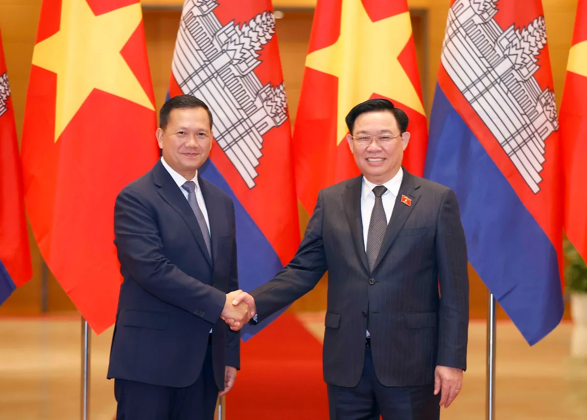 Chủ tịch Quốc hội Vương Đ&igrave;nh Huệ tiếp Thủ tướng Campuchia Hun Manet - Ảnh 1.