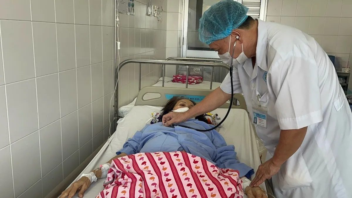 Cứu thành công bệnh nhân vỡ phình động mạch gan hiếm gặp - Ảnh 2.