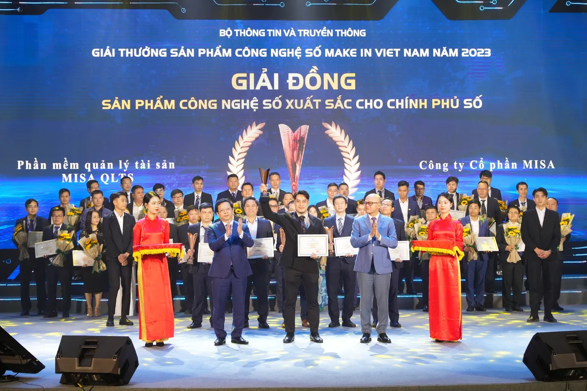 2 giải pháp của MISA được vinh danh sản phẩm công nghệ số xuất sắc Make in Viet Nam 2023 - Ảnh 2.