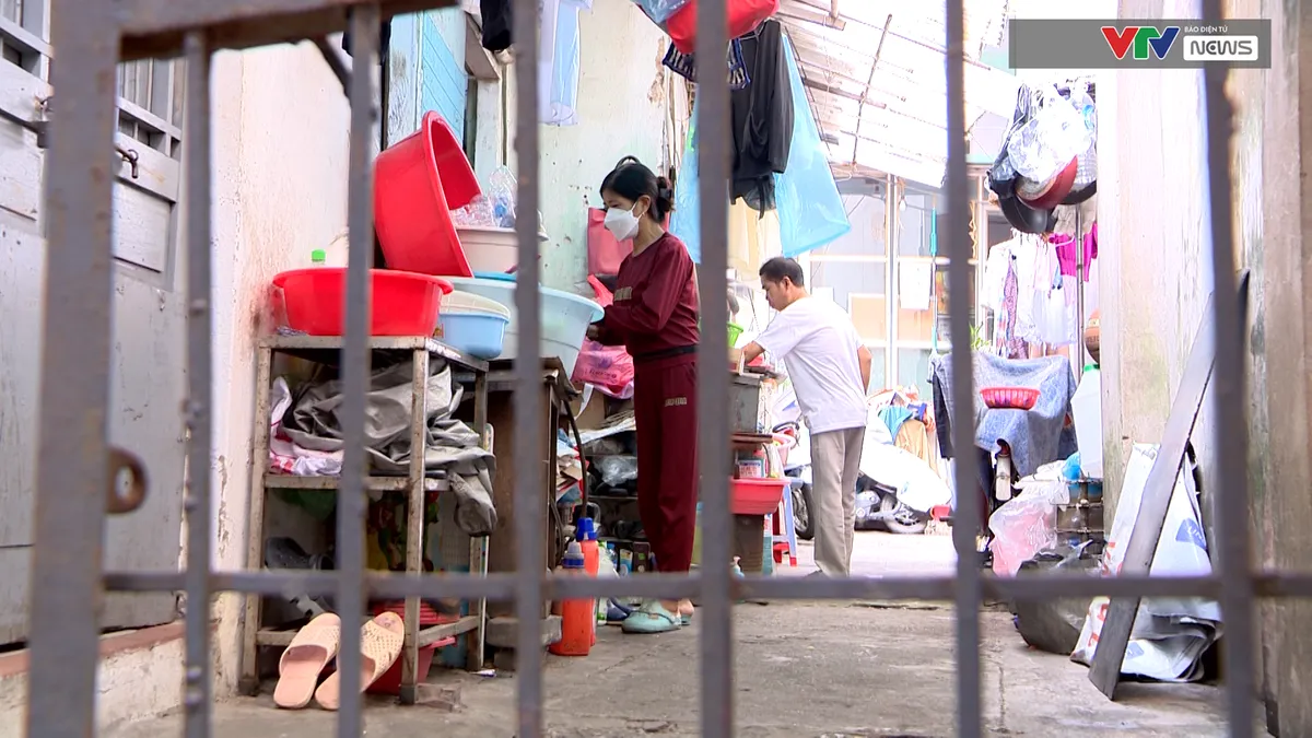 Đề xuất gỡ kh&oacute; cho người bệnh c&oacute; thẻ BHYT được thanh to&aacute;n khi mua thuốc ngo&agrave;i viện - Ảnh 1.