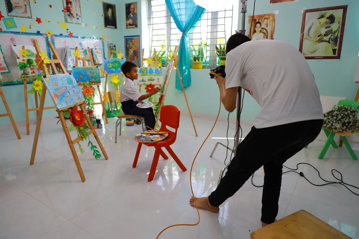 Kh&aacute;nh Ho&agrave;: Hưởng ứng ng&agrave;y hội chụp ảnh ch&acirc;n dung miễn ph&iacute; cho trẻ em v&ugrave;ng cao - Ảnh 4.