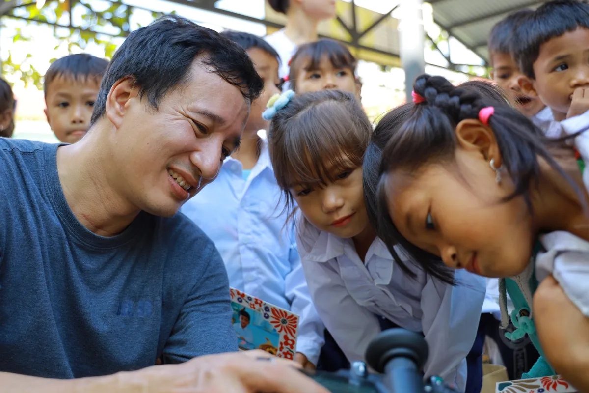 Kh&aacute;nh Ho&agrave;: Hưởng ứng ng&agrave;y hội chụp ảnh ch&acirc;n dung miễn ph&iacute; cho trẻ em v&ugrave;ng cao - Ảnh 13.