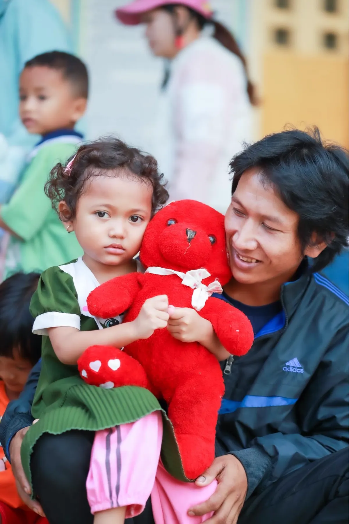 Kh&aacute;nh Ho&agrave;: Hưởng ứng ng&agrave;y hội chụp ảnh ch&acirc;n dung miễn ph&iacute; cho trẻ em v&ugrave;ng cao - Ảnh 12.