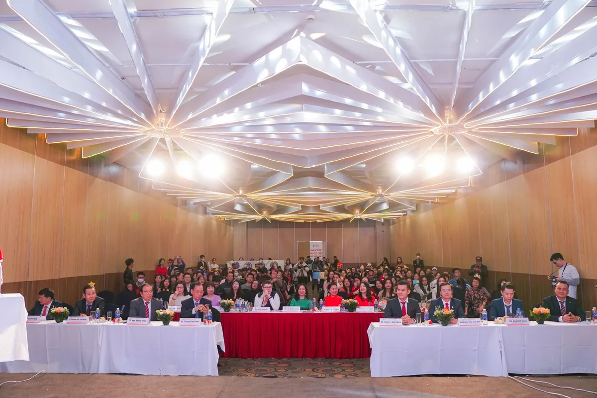 20 th&iacute; sinh tham gia chung kết miền Bắc cuộc thi Olympic tiếng Anh - EOV 2023 - Ảnh 1.