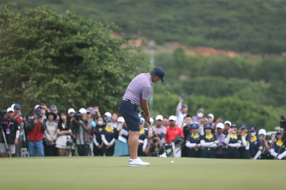 Golfer người Brazil vô địch Vinpearl DIC Legends Việt Nam 2023 - Ảnh 2. Golfer người Brazil vô địch Vinpearl DIC Legends Việt Nam 2023 - Ảnh 2.