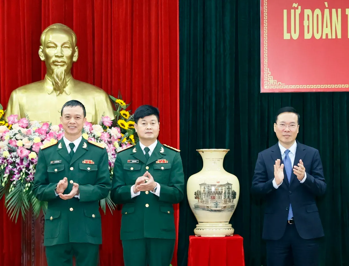 Chủ tịch nước V&otilde; Văn Thưởng thăm Lữ đo&agrave;n K3, Tổng cục II - Bộ Quốc ph&ograve;ng - Ảnh 3.