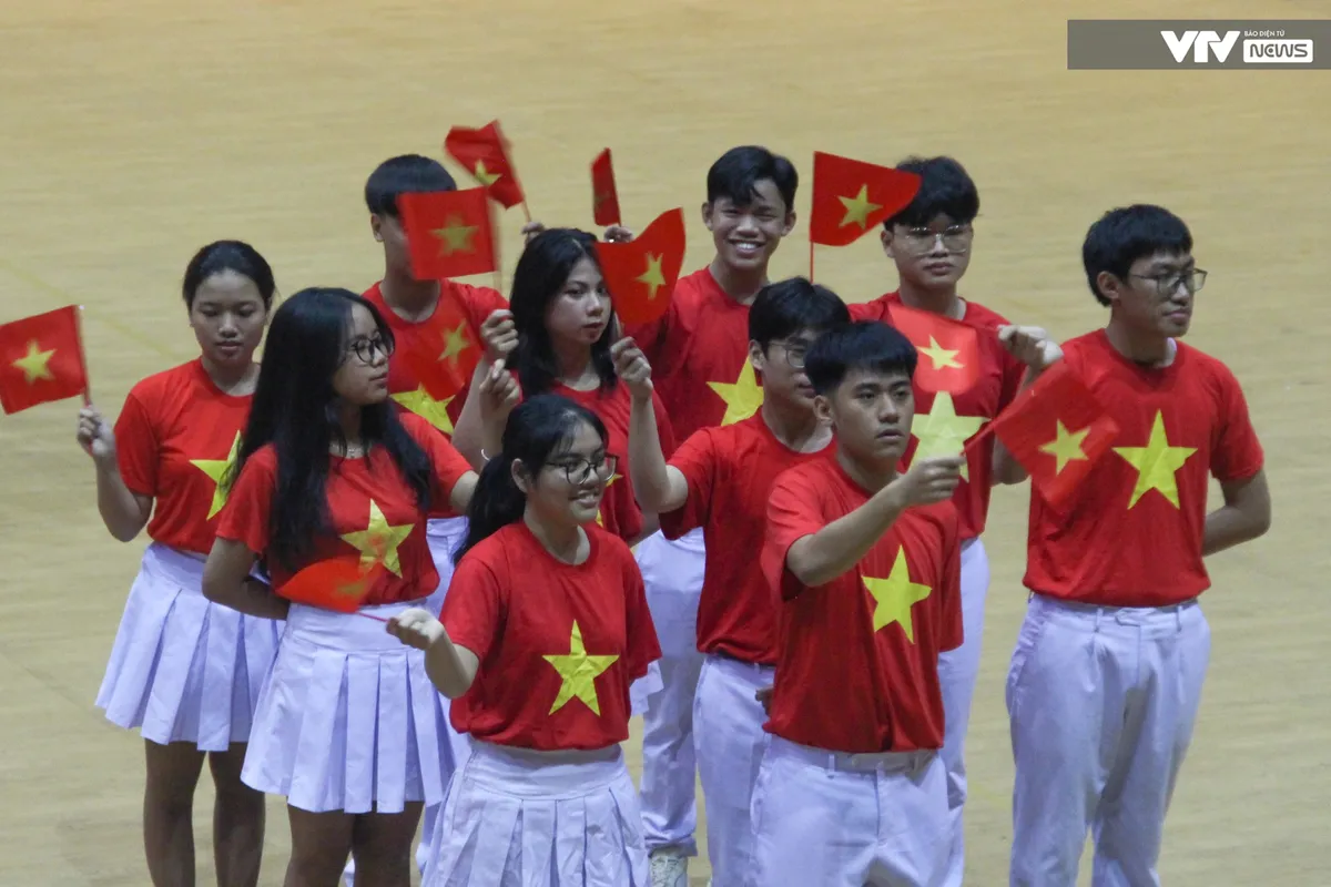 Hơn 1.000 đo&agrave;n vi&ecirc;n xếp h&igrave;nh bản đồ Tổ quốc, khơi dậy niềm tự h&agrave;o non s&ocirc;ng - Ảnh 5.