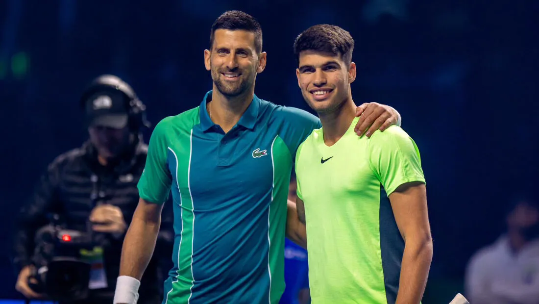 Alcaraz giành chiến thắng trước Djokovic ở trận giao hữu - Ảnh 1. Alcaraz giành chiến thắng trước Djokovic ở trận giao hữu - Ảnh 1.