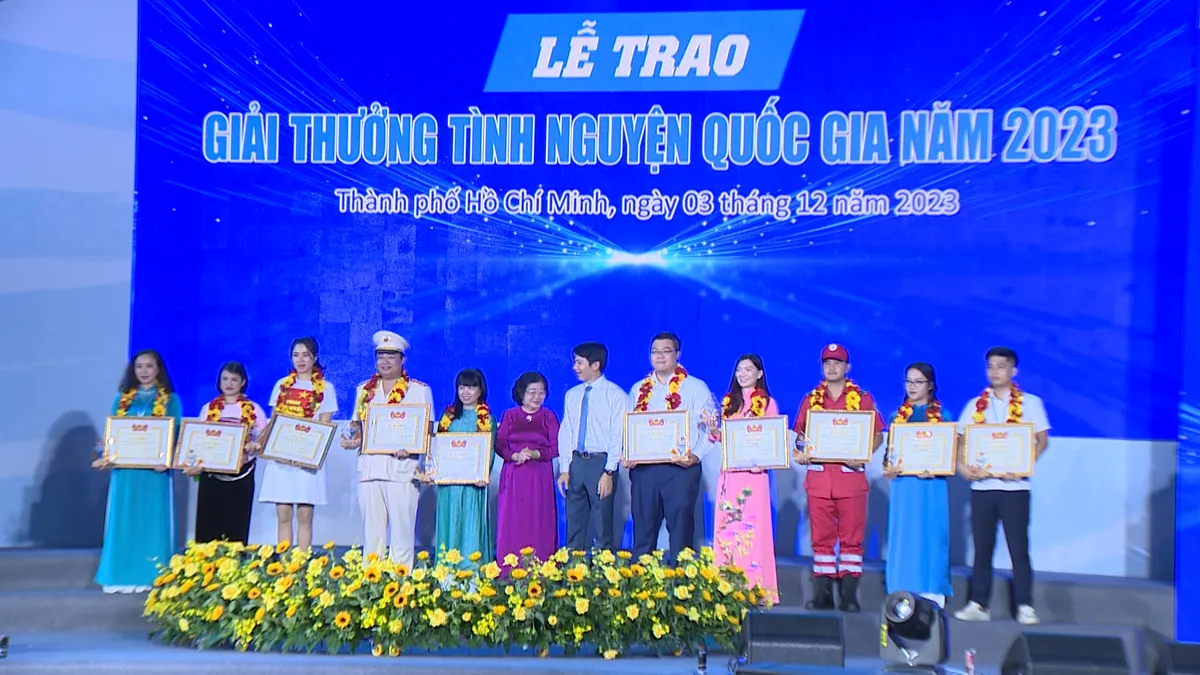 20 tập thể, c&aacute; nh&acirc;n được vinh danh v&igrave; hoạt động t&igrave;nh nguyện năm 2023 - Ảnh 1.