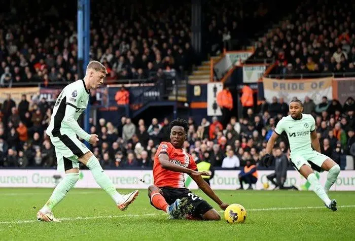 Chelsea suýt đánh rơi chiến thắng trước Luton Town - Ảnh 1. Chelsea suýt đánh rơi chiến thắng trước Luton Town - Ảnh 1.