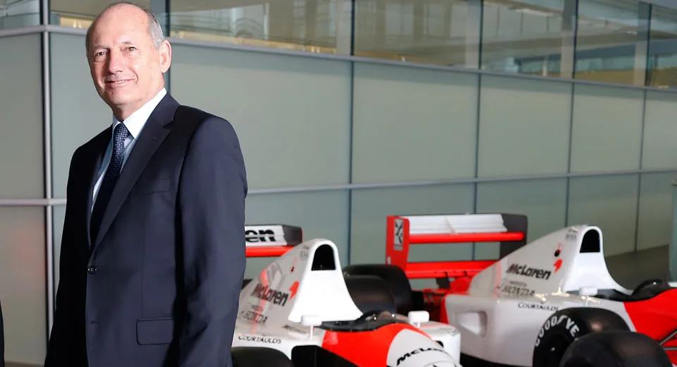 Huyền thoại F1 Ron Dennis sẽ được phong tước hiệp sĩ - Ảnh 1. Huyền thoại F1 Ron Dennis sẽ được phong tước hiệp sĩ - Ảnh 1.