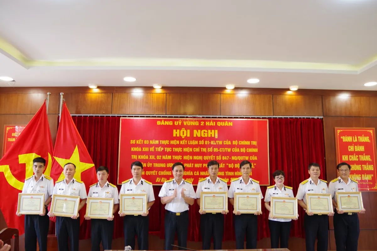 Kiên quyết chống chủ nghĩa cá nhân trong tình hình mới - Ảnh 1.