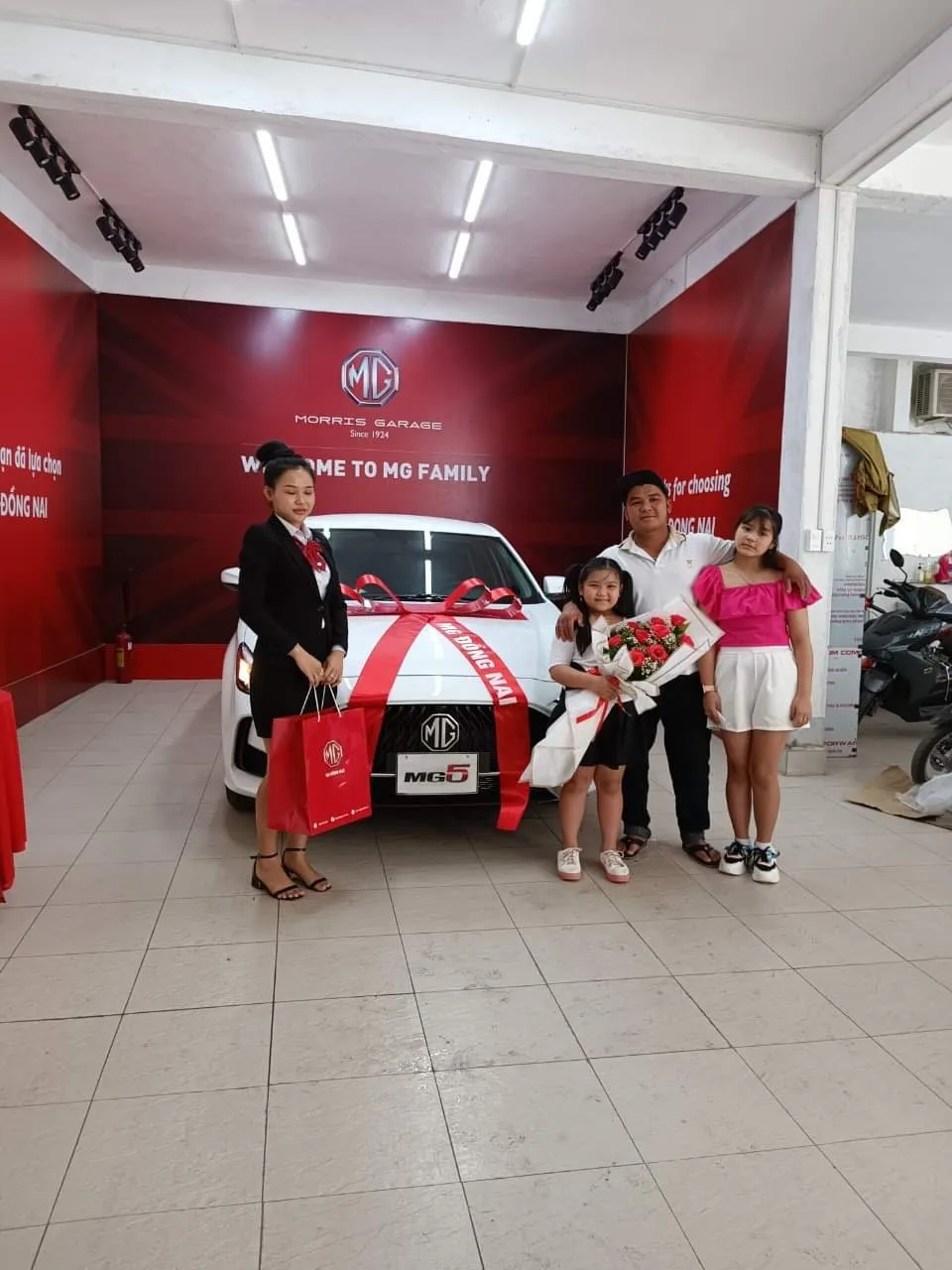 Kh&aacute;ch h&agrave;ng chia sẻ về MG5: Xe đẹp, gi&aacute; tốt n&ecirc;n m&igrave;nh quyết định mua lu&ocirc;n - Ảnh 1.