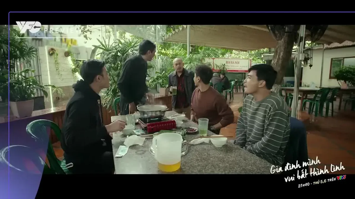 Gia đình mình vui bất thình lình - Tập 7: Bốn bố con nhà ông Toại bị cà khịa - Ảnh 1.