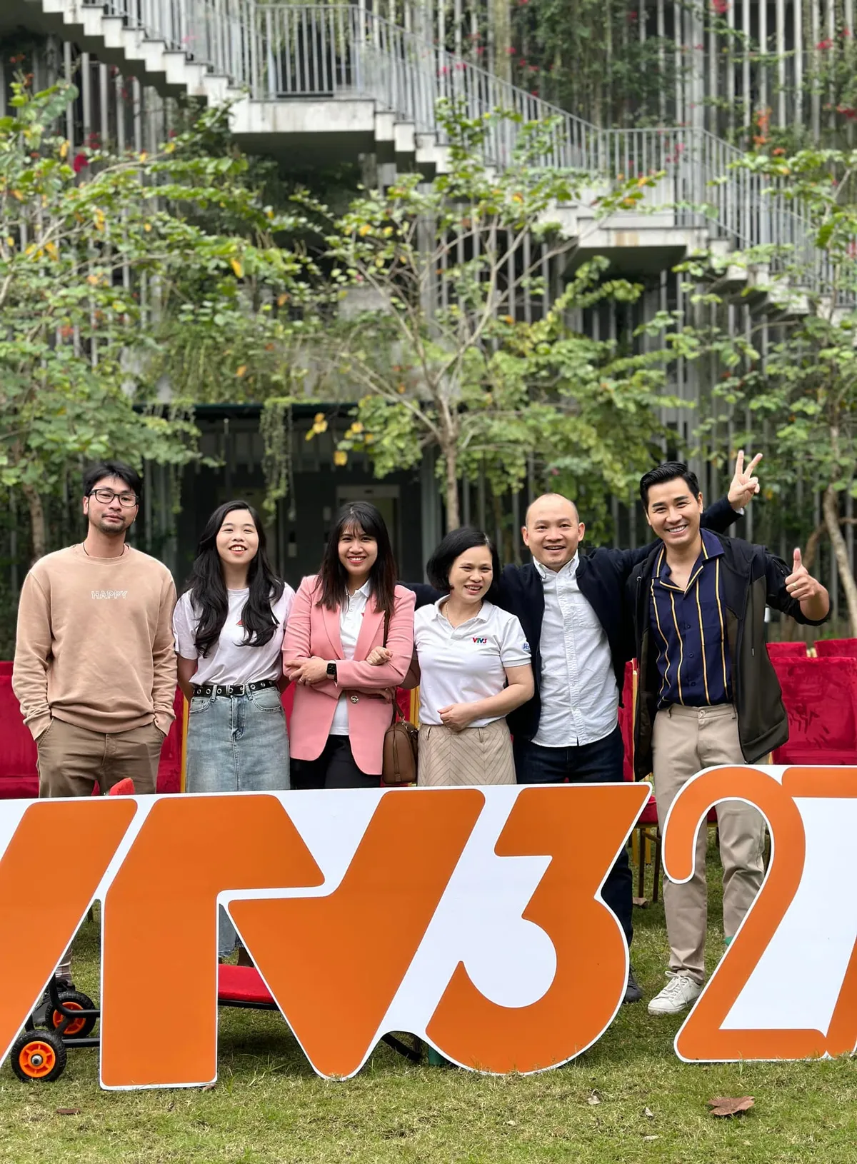 MC, BTV nổi tiếng ch&uacute;c mừng sinh nhật VTV3 tr&ograve;n 27 tuổi - Ảnh 4.