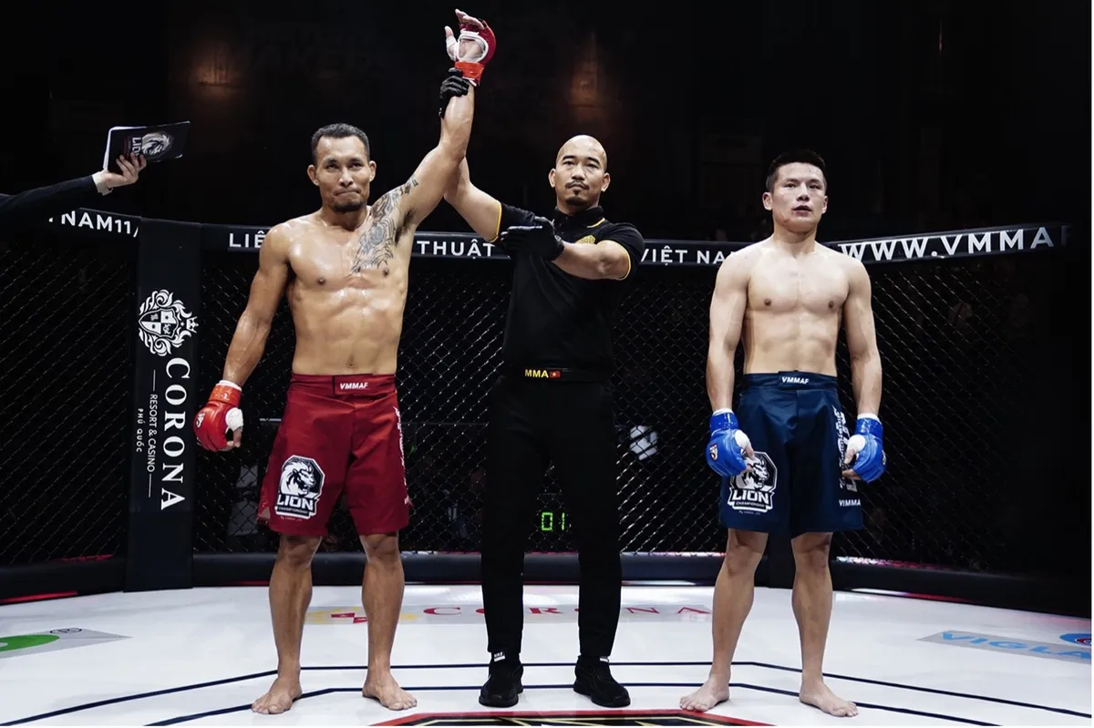 Trần Quang Lộc hạ knock-out L&yacute; Tiểu Long tại Lion Championship 2023 - Ảnh 2.