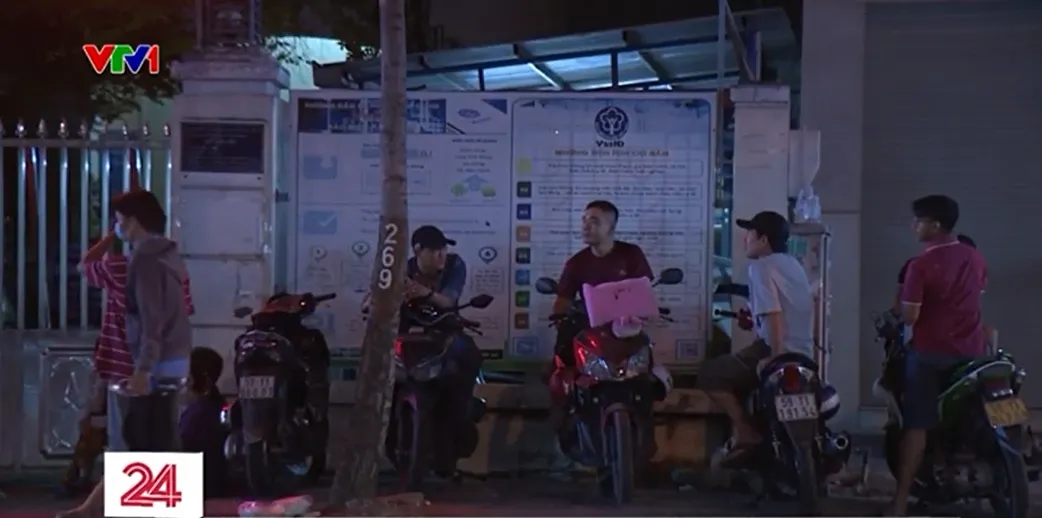 Chờ th&acirc;u đ&ecirc;m để r&uacute;t bảo hiểm x&atilde; hội 1 lần - Ảnh 1.