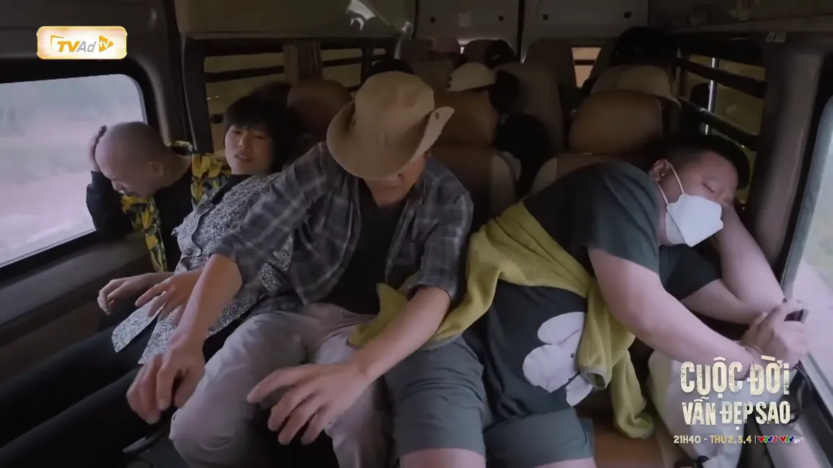 Cuộc đời vẫn đẹp sao - Tập 6: Lưu &ocirc;m trai lạ tr&ecirc;n xe, vẫn c&ograve;n ghen với Luyến - Ảnh 3.