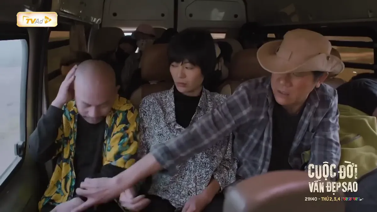 Cuộc đời vẫn đẹp sao - Tập 6: Lưu &ocirc;m trai lạ tr&ecirc;n xe, vẫn c&ograve;n ghen với Luyến - Ảnh 4.