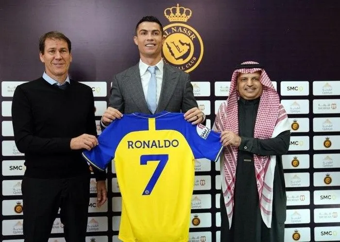 HLV Al Nassr mất việc sau tin đồn mâu thuẫn với Ronaldo - Ảnh 2. HLV Al Nassr mất việc sau tin đồn mâu thuẫn với Ronaldo - Ảnh 2.