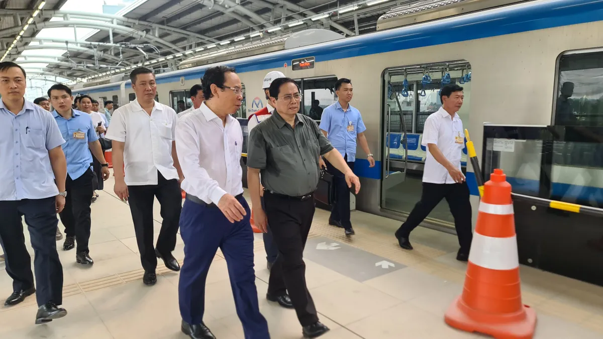 Thủ tướng chỉ đạo phấn đấu đưa Metro số 1 Bến Thành - Suối Tiên vào hoạt động dịp 2/9 - Ảnh 1.