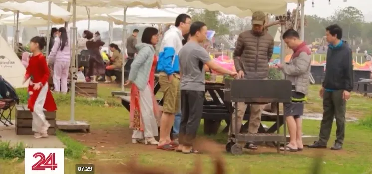 Ngang nhi&ecirc;n thu ph&iacute; tr&ecirc;n đất b&atilde;i s&ocirc;ng Hồng: Ch&iacute;nh quyền địa phương n&oacute;i g&igrave;? - Ảnh 1.