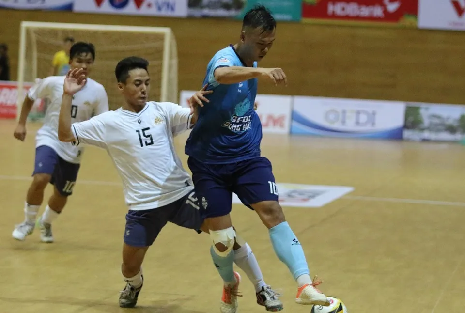 Vòng 4 giải Futsal VĐQG 2023 (2/4): Sahako giữ vững ngôi đầu, GFDI Sông Hàn đã nếm mùi chiến thắng - Ảnh 3. Vòng 4 giải Futsal VĐQG 2023 (2/4): Sahako giữ vững ngôi đầu, GFDI Sông Hàn đã nếm mùi chiến thắng - Ảnh 3.
