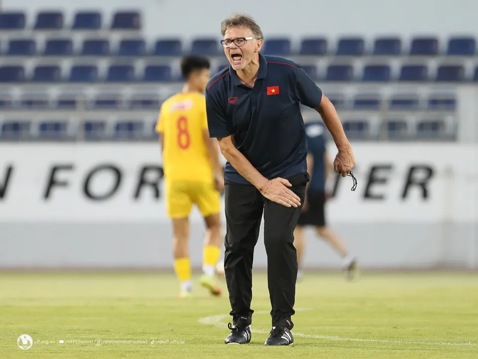 Các cầu thủ U22 Việt Nam nỗ lực thể hiện khả năng để cạnh tranh suất tham dự SEA Games 32 - Ảnh 3. Các cầu thủ U22 Việt Nam nỗ lực thể hiện khả năng để cạnh tranh suất tham dự SEA Games 32 - Ảnh 3.