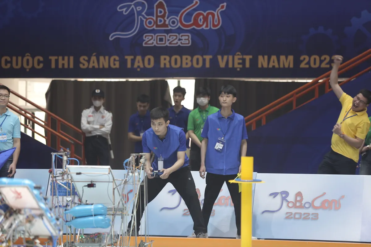 Những chiến thắng tuyệt đối Chey-Yo đầu tiên tại vòng loại Robocon Việt Nam 2023 - Ảnh 33.