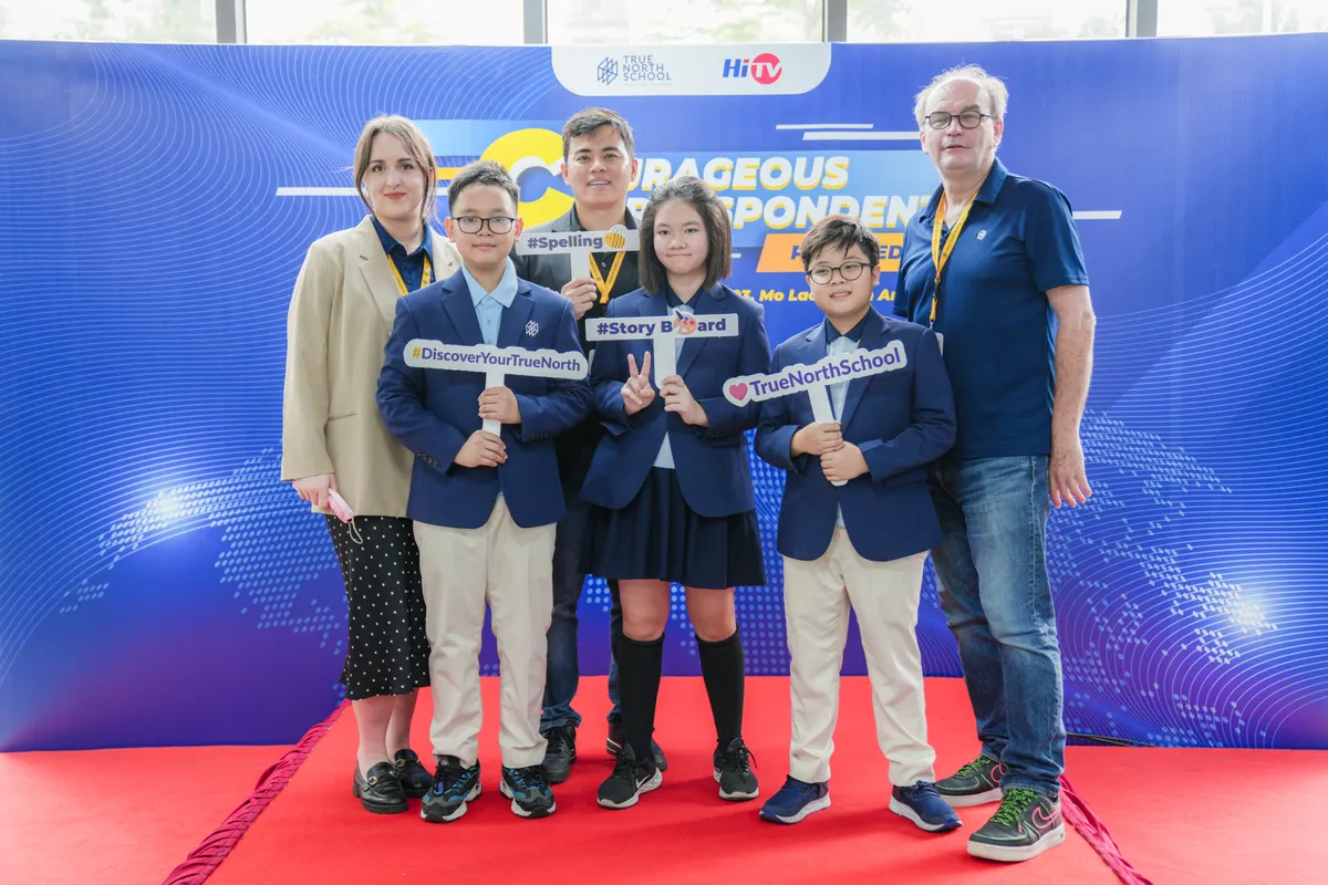 Học sinh Tiểu học h&aacute;o hức thử sức l&agrave;m ph&oacute;ng vi&ecirc;n - Ảnh 2.