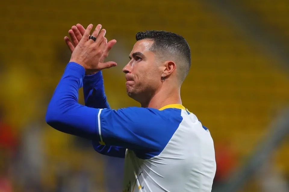 CĐV yêu cầu Ronaldo giải nghệ sau thất bại của Al Nassr - Ảnh 2. CĐV yêu cầu Ronaldo giải nghệ sau thất bại của Al Nassr - Ảnh 2.