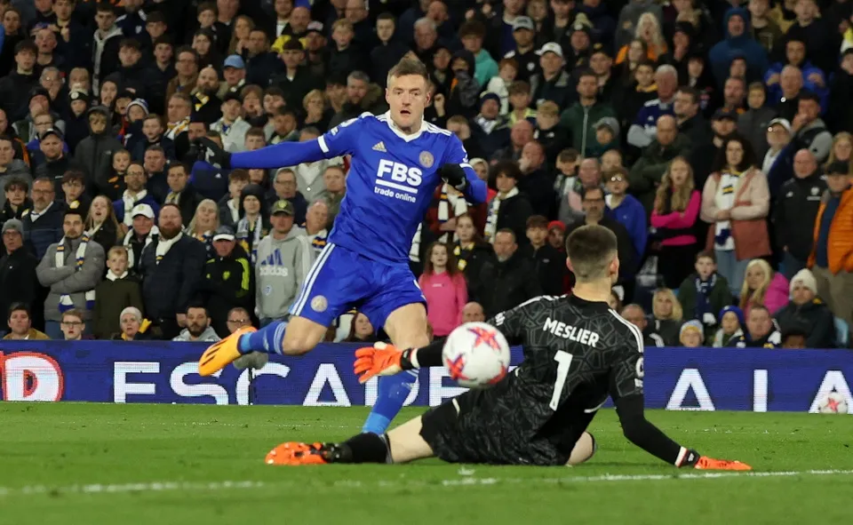 Leeds United và Leicester City chia điểm kịch tính - Ảnh 3. Leeds United và Leicester City chia điểm kịch tính - Ảnh 3.