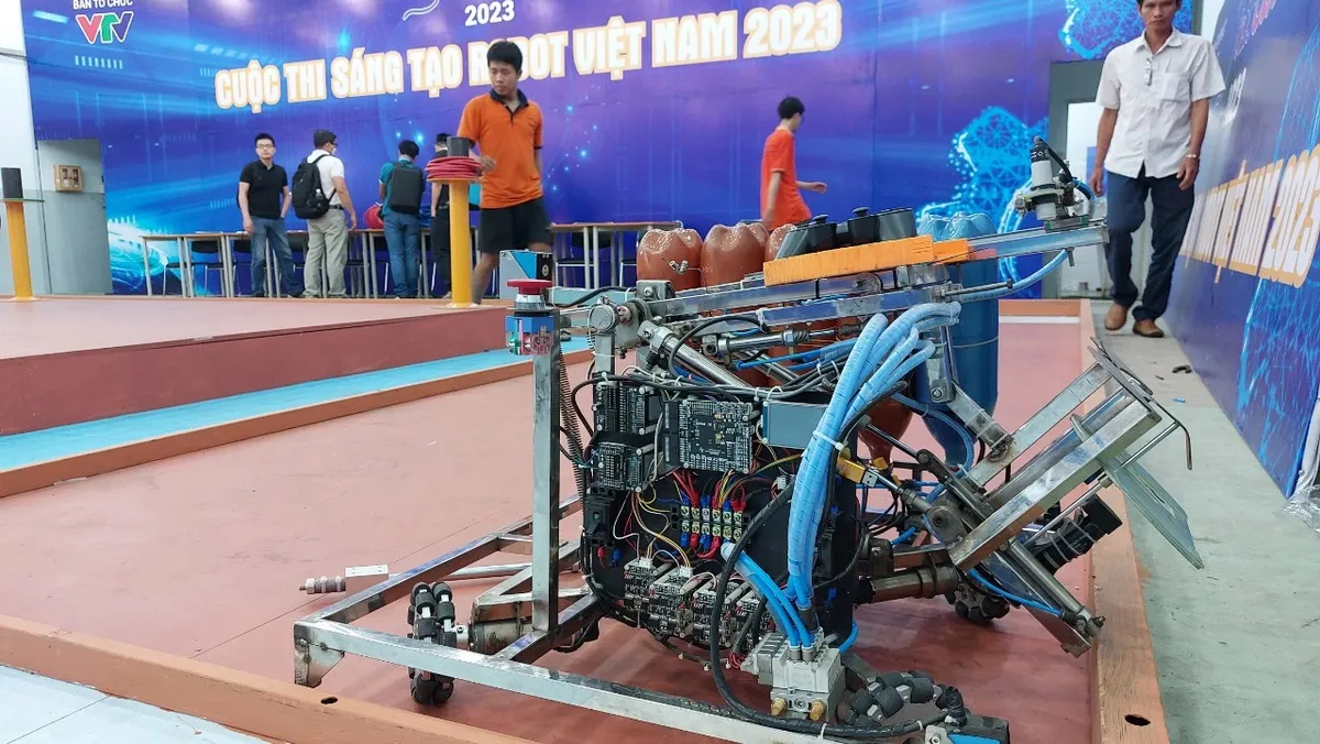 Robocon Việt Nam 2023: Những hình ảnh đầu tiên trong buổi thử sân tại vòng loại khu vực phía Nam - Ảnh 3.