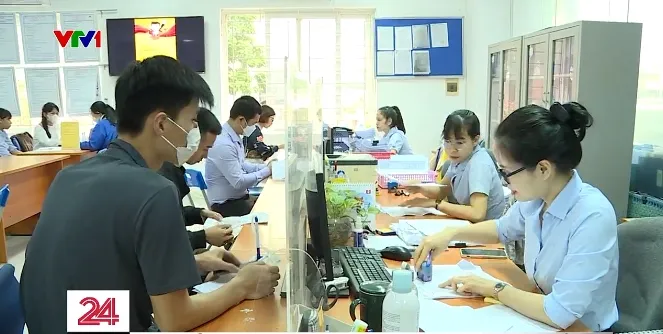 Nhóm lao động có trình độ đại học nhận trợ cấp thất nghiệp cao nhất - Ảnh 1.