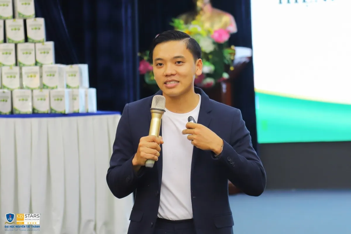 Gần 200 sinh vi&ecirc;n tham dự Hội thảo khởi nghiệp đổi mới s&aacute;ng tạo - Ảnh 3.