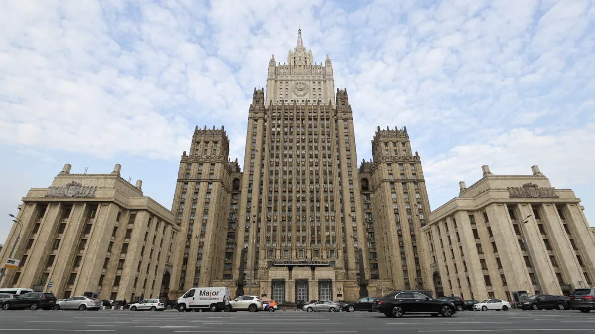 Quan hệ Nga - ch&acirc;u &Acirc;u đang ở mức thấp nhất - Ảnh 1.