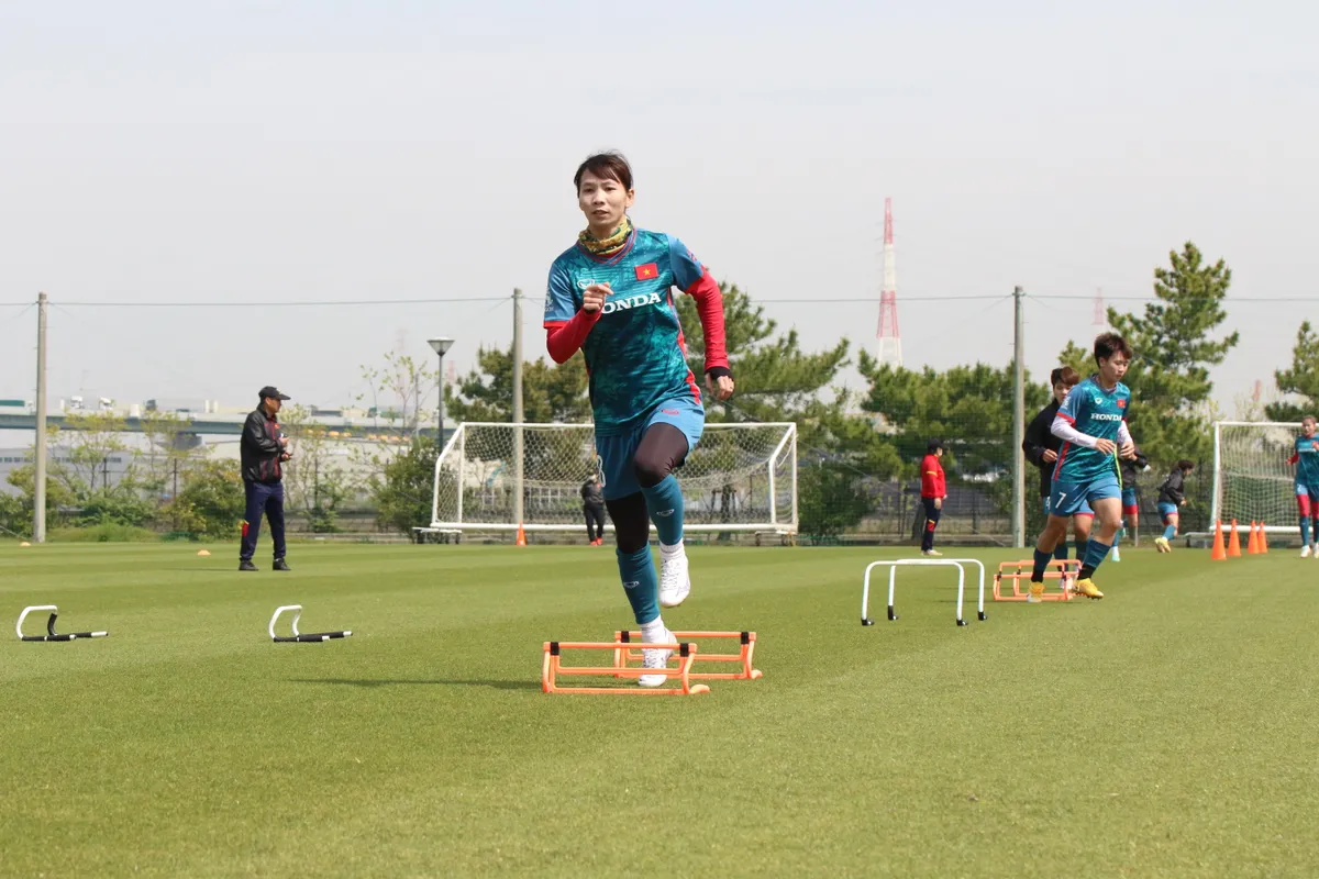 HLV Mai Đức Chung: ĐT nữ Việt Nam phải phát huy tinh thần thi đấu tốt nhất tại SEA Games 32 - Ảnh 2. HLV Mai Đức Chung: ĐT nữ Việt Nam phải phát huy tinh thần thi đấu tốt nhất tại SEA Games 32 - Ảnh 2.