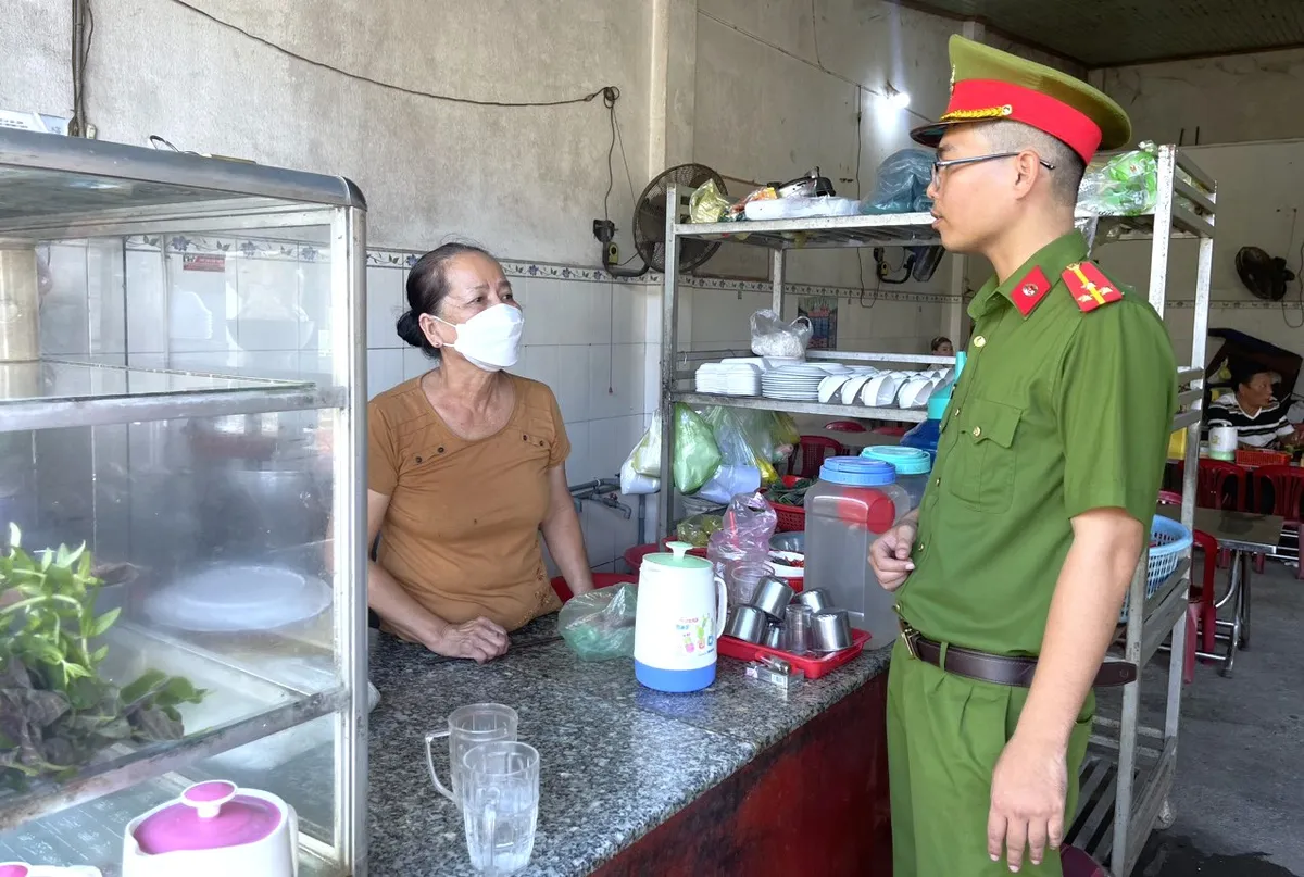 Cảnh gi&aacute;c tội phạm c&ocirc;ng nghệ cao bằng chi&ecirc;u thức gọi điện thoại đặt tiệc - Ảnh 4.