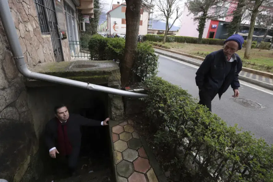 Kh&aacute;m ph&aacute; th&agrave;nh phố dưới th&agrave;nh phố ở Albania - Ảnh 3.